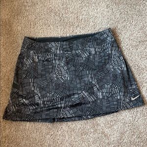 NIKE GOLF SKORT